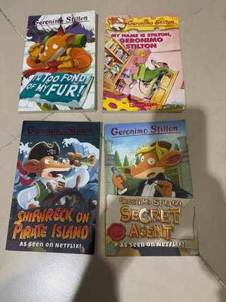 Lote de 4 libros de Geronimo Stilton en ingles