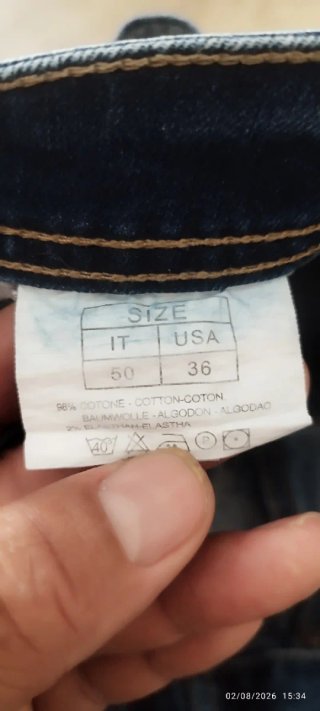 Pantalón Jean Desgastado con Parches