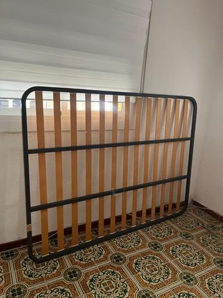 Somier con patas 135x190