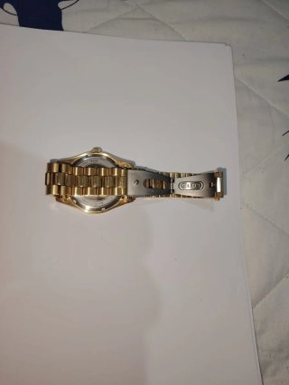 Reloj Lotus Dorado y Negro