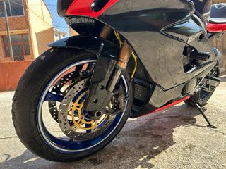 Moto de Circuito Suzuki GSXR1000 K6