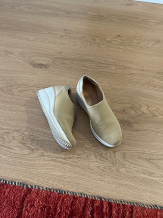 Zapatos cuña verano tejido elastico beige
