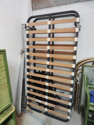 Somier de madera y metal