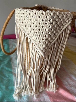Bolso de playa de rafia con flecos