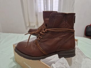 Botas de cordones marrones