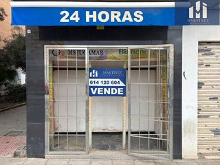 Local comercial en venta en Nueva Andalucía en Almería