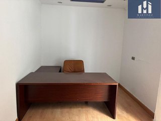 Local comercial en venta en Nueva Andalucía en Almería