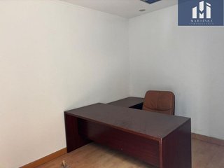 Local comercial en venta en Nueva Andalucía en Almería