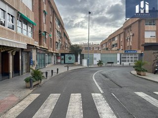 Local comercial en venta en Nueva Andalucía en Almería
