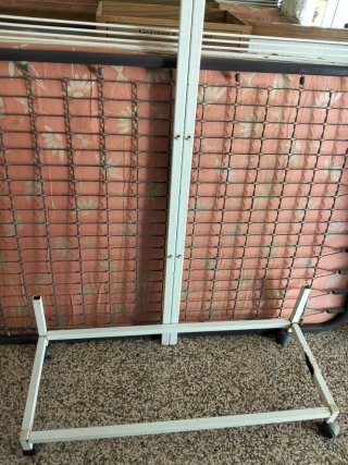 Carro para jaula de a metro con ruedas.