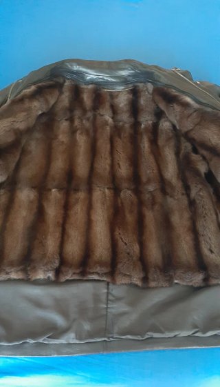 Elegante chaqueta de piel forrada hombre