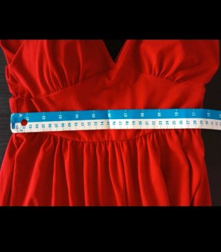 Mono rojo Stradivarius Talla S