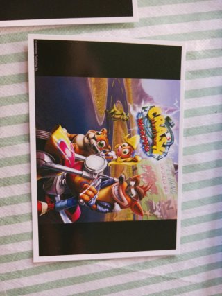 Crash Bandicoot N. Sane Trilogy PS4 +Merchandising