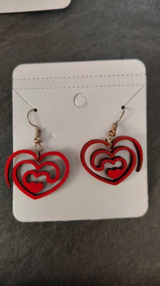 Orecchini a forma di cuore rossi