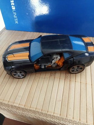 Transformers Human Alliance "Stealth" Bumblebee