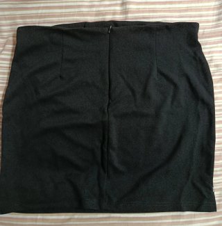 Falda negra estampado floral