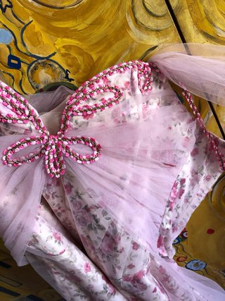 Vestido fiesta corsé rosa y blanco