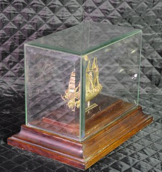 Maqueta velero filigrana con vitrina