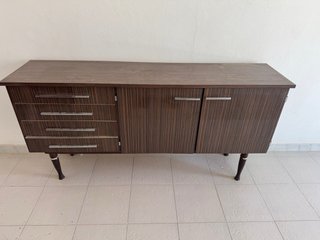Mueble aparador vintage madera y cristal
