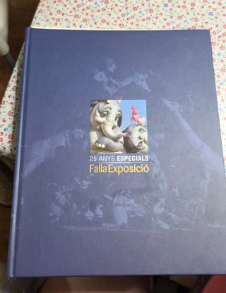 Lote 2 libros historia falla exposición Valencia