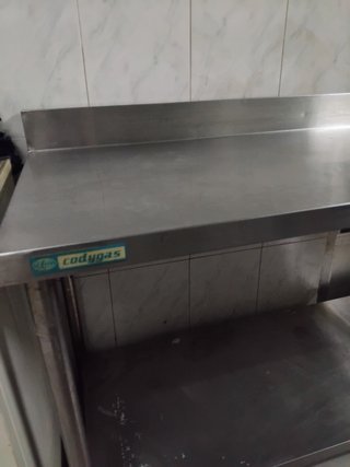 Mesa acero inoxidable de cocina profesional
