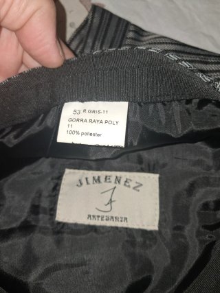 Conjunto pantalón y gorra infantil