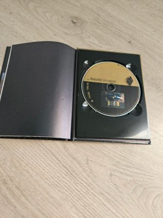 Edición en formato libro-DVD "Rebelde sin causa"