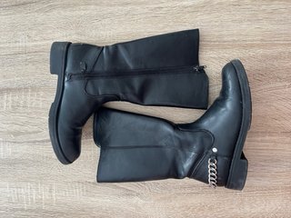 Botas altas negras talla 36