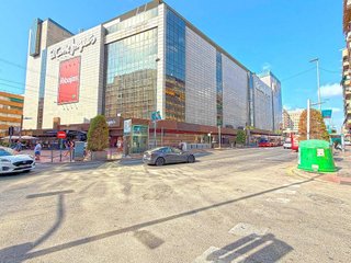 Local comercial en alquiler en Ensanche - Diputación en Alicante