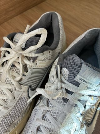 Zapatillas Nike Zoom Vomero 5 Grises Blancas