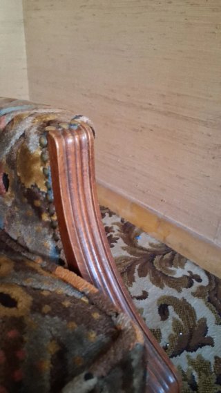 Pareja de butacas de tela y madera