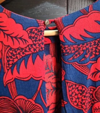 Vestido estampado Desigual azul y rojo