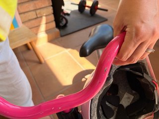Bicicleta senza pedali rosa + Casco