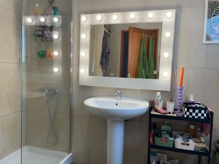 Tocador Blanco Ikea con Espejo y Luces LED
