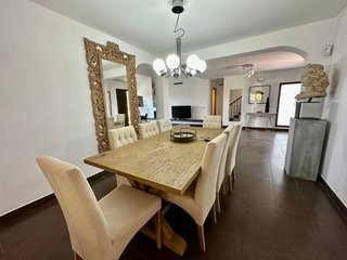 Chalet en alquiler en Las Lomas de Río Verde en Marbella