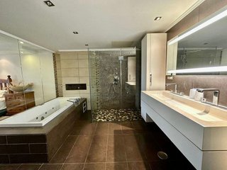 Chalet en alquiler en Las Lomas de Río Verde en Marbella