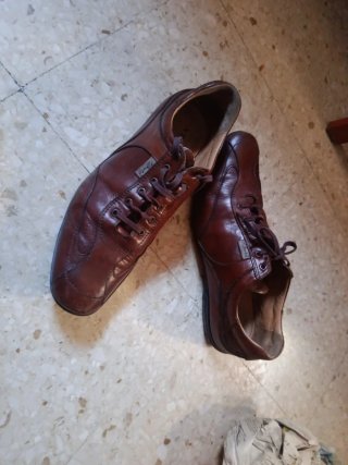 Zapatos de piel marrones
