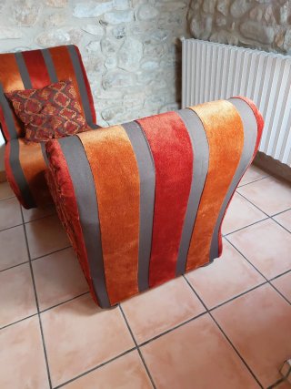 2 Sillones de tela y terciopelo