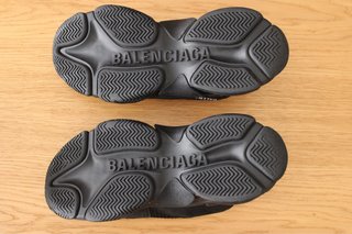 Balenciaga Triple S Talla 41 Negro