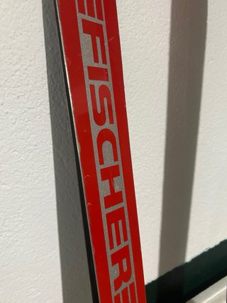 Esquís Fischer Fuego con bastones