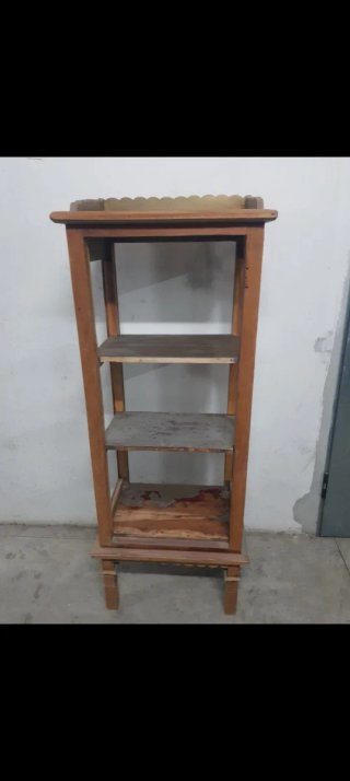 Estantería alta rústica de madera