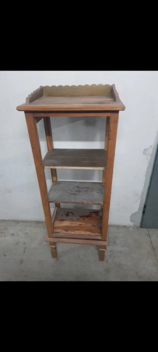 Estantería alta rústica de madera