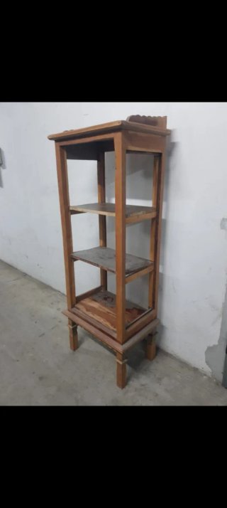 Estantería alta rústica de madera