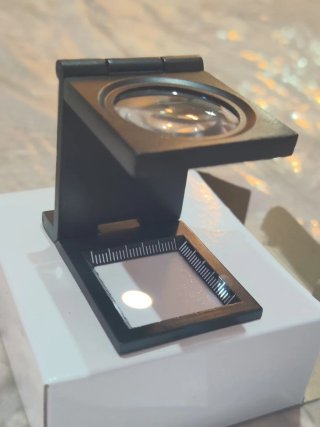 Lupa Cuentahílos Plegable Precisión + Funda