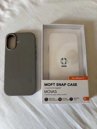 Funda MOFT SNAP CASE iPhone 17 Gris Topo