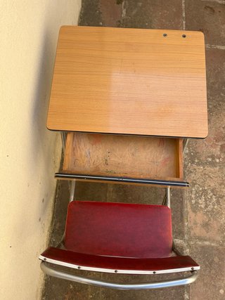 Pupitre infantil años 60
