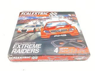 kit pista y coches slot scalextric compact extreme raiders