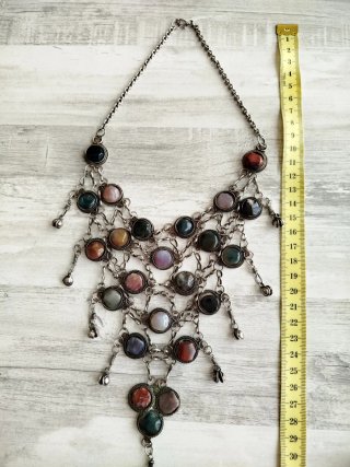Collar artesanal piedras multicolor plateado