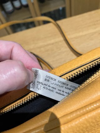 Bolso 100% piel Uterqüe amarillo mostaza