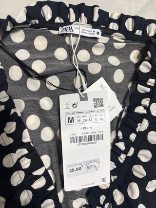 Blusa Zara lunares M da talla